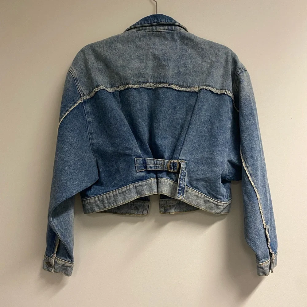 Free People Bedford Distressed Medium Wash Cropped Jacket Size Small - Picture 12 of 13
